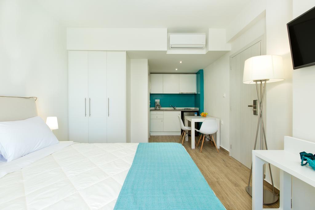 Golden Coast Seaside Apartments Rethymno  Room photo
