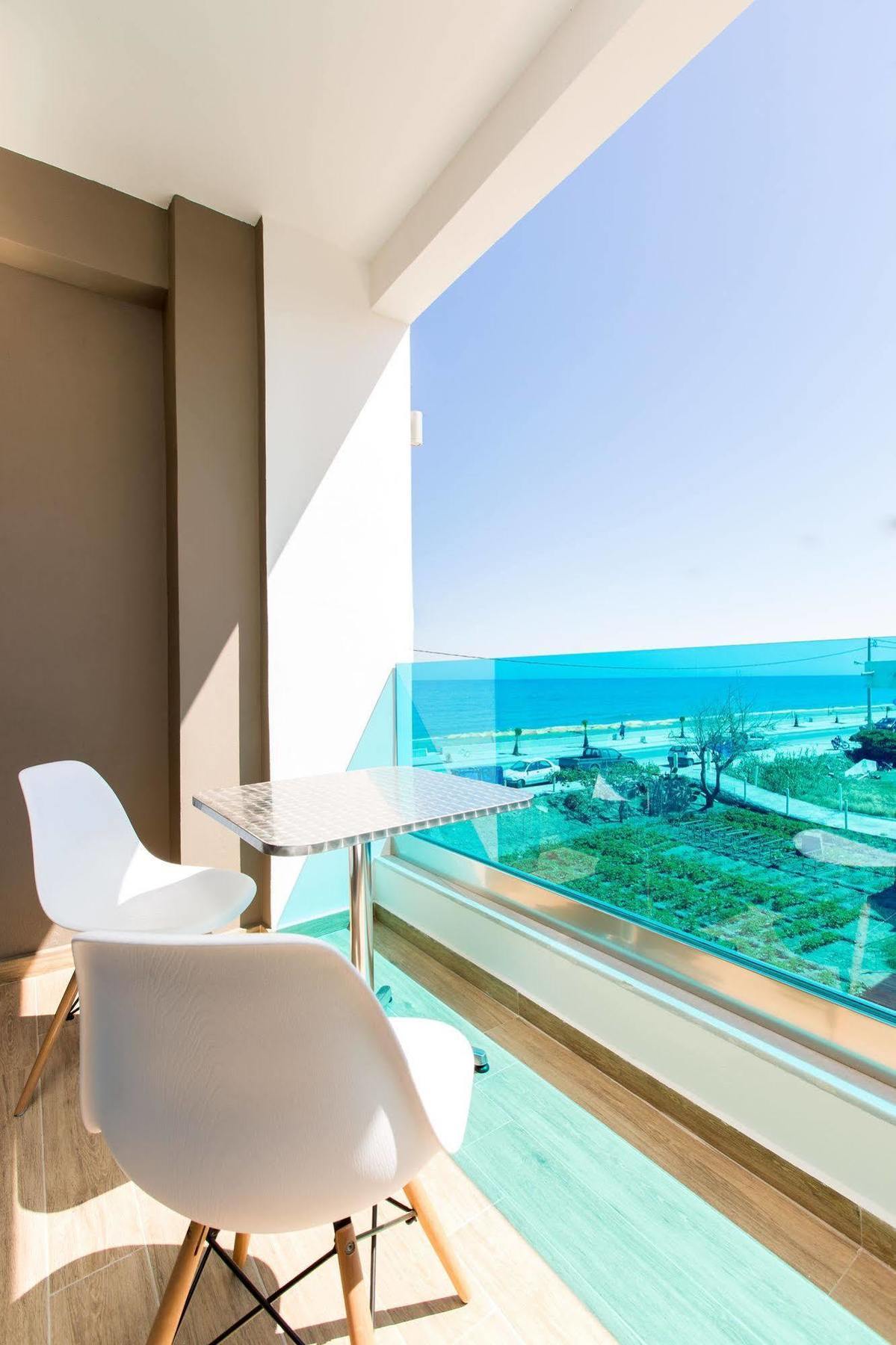 Golden Coast Seaside Apartments Rethymno  Exterior photo